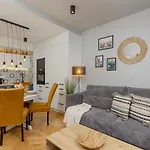 Apartment Westfield Burakowska With Parking By Renters