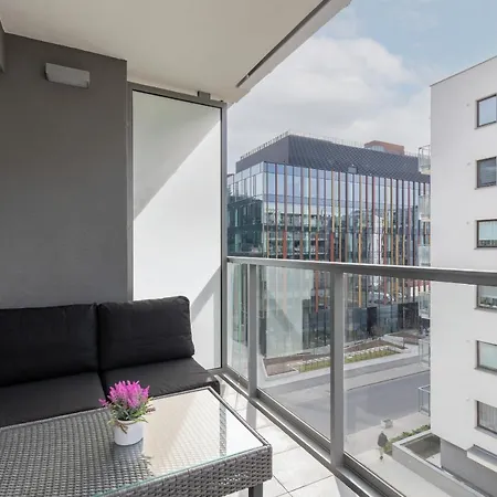 Westfield Burakowska With Parking By Renters * Varsavia