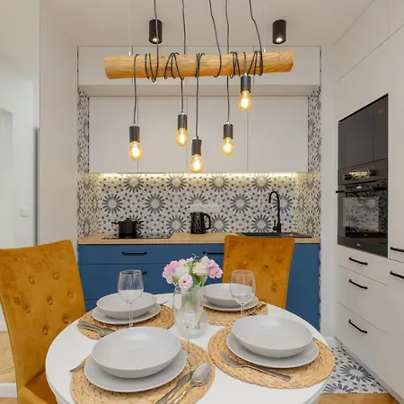 Westfield Burakowska With Parking By Renters * Varşova