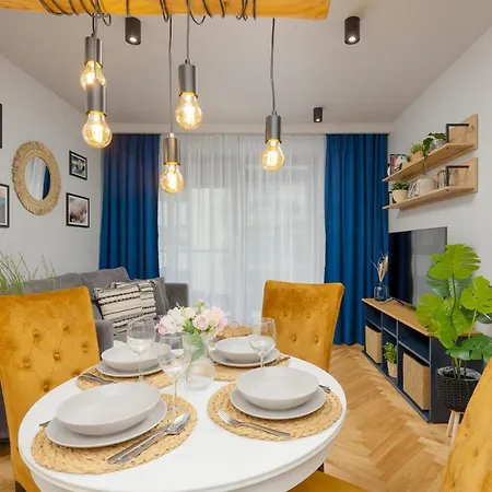 Daire Westfield Burakowska With Parking By Renters